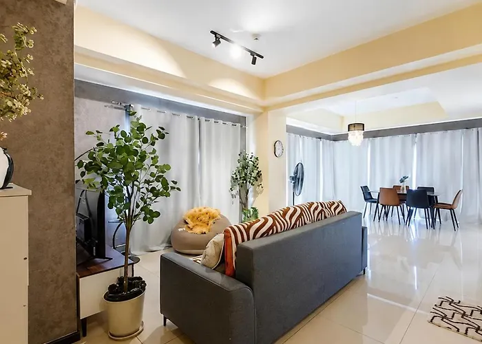 The Grand Lower Penthouse 2 Bedrooms, 3 Baths 4* Manila