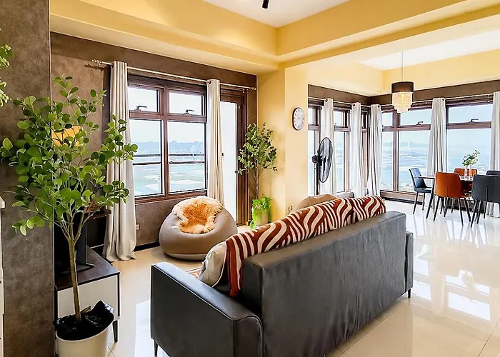 The Grand Lower Penthouse 2 Bedrooms, 3 Baths Aparthotel Manila