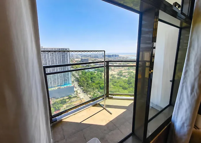 The Grand Lower Penthouse 2 Bedrooms, 3 Baths Aparthotel Manila