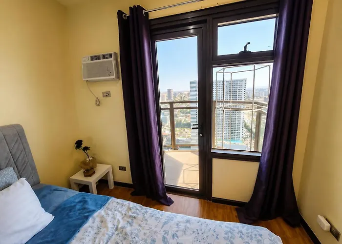 The Grand Lower Penthouse 2 Bedrooms, 3 Baths 4* Manila